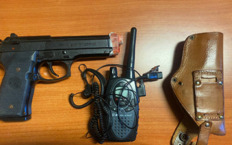 Party di Carnevale a Salice Terme, minorenne beccato con una pistola da softair irregolare