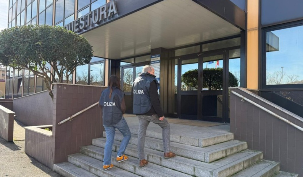 Arrestato 64enne a Pavia: finisce in carcere per stalking e odio razziale