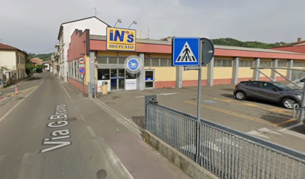 Rapina al supermercato iN’s di Broni: armato di forbici minaccia la cassiera e fugge con 500 euro