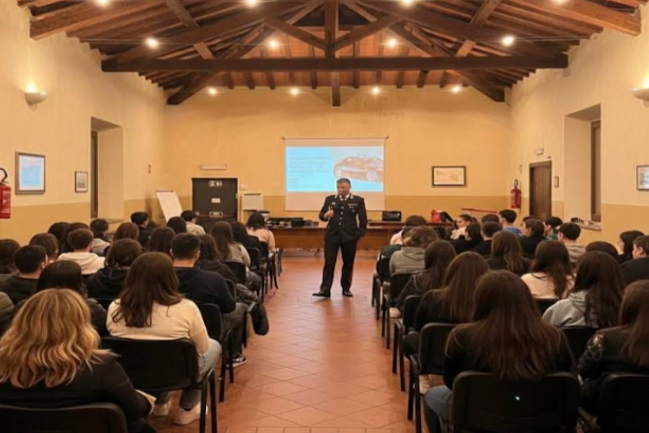 A scuola con i Carabinieri: gli studenti scoprono l’Arma da vicino