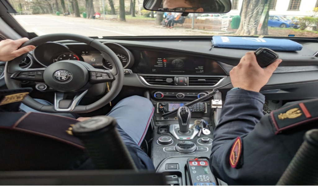 Ruba un bancomat al supermercato e si dà agli acquisti di “Gratta e Vinci”