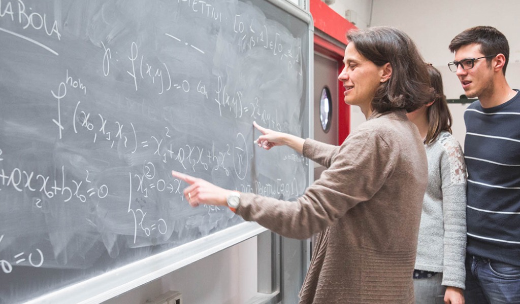 Quale futuro per gli insegnanti? A Pavia un convegno sulla formazione dei nuovi docenti