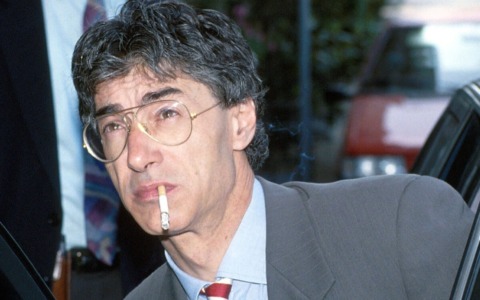 A Pavia il minuto di silenzio in memoria di Umberto Bossi si trasforma in scontro politico