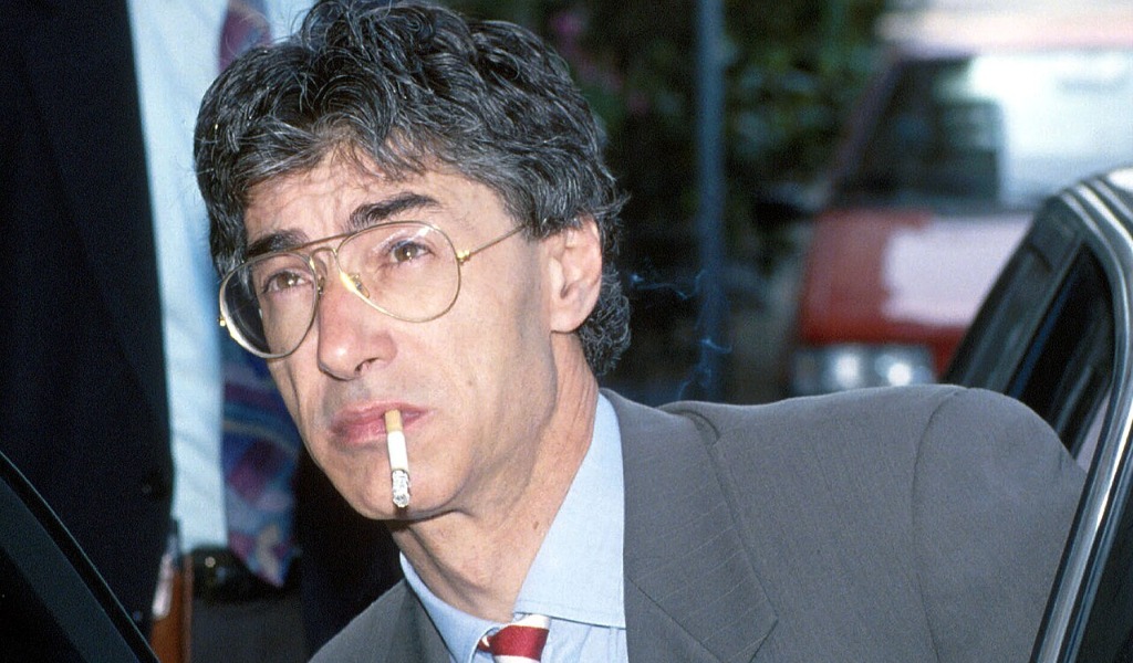A Pavia il minuto di silenzio in memoria di Umberto Bossi si trasforma in scontro politico