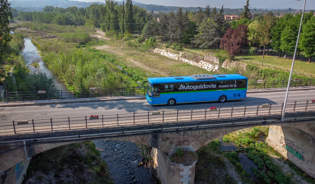 Autoguidovie porta il pagamento contactless sugli autobus extraurbani della provincia di Pavia