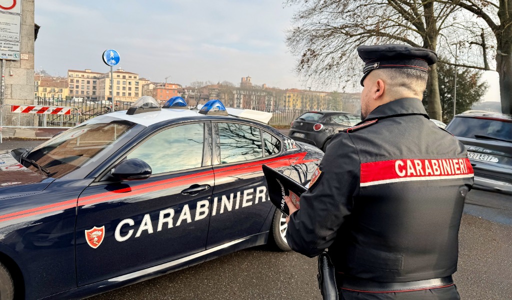 Ladro di e-bike incastrato dai Carabinieri: il furto fuori da un fast food