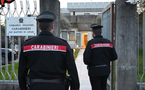 Da Pavia al Padovano per acquistare una Porsche con un assegno falso, ma il venditore non ci casca