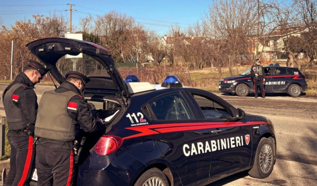 Due guidatori ubriachi e un 26enne evaso dai domiciliari: scattano le denunce dei Carabinieri