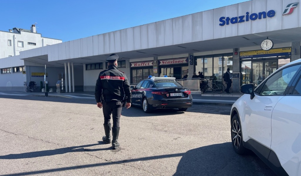 Fine della corsa in stazione a Vigevano: Carabinieri rintracciano e arrestano latitante