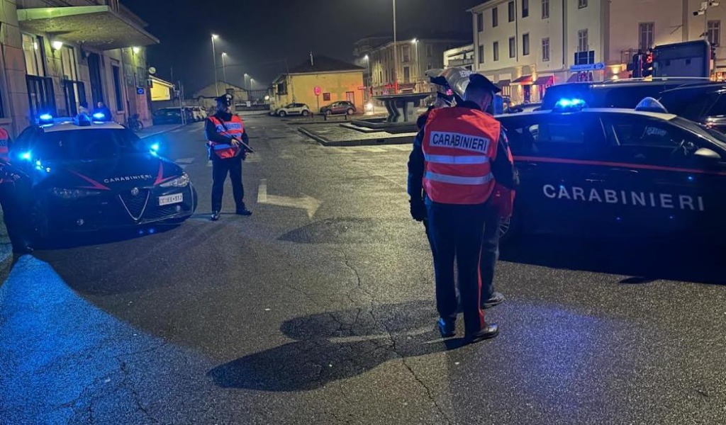 Agguato in stazione a Mortara: identificata la gang che rapinò un 29enne