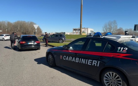 In tasca il kit del perfetto spacciatore: pusher 31enne arrestato a Casei Gerola