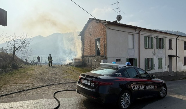 Incendio a Bagnaria: Carabinieri salvano un’anziana intrappolata dalle fiamme