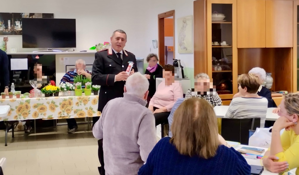 Truffe agli anziani: l’Arma scende in campo. I consigli dei Carabinieri per non cadere in trappola