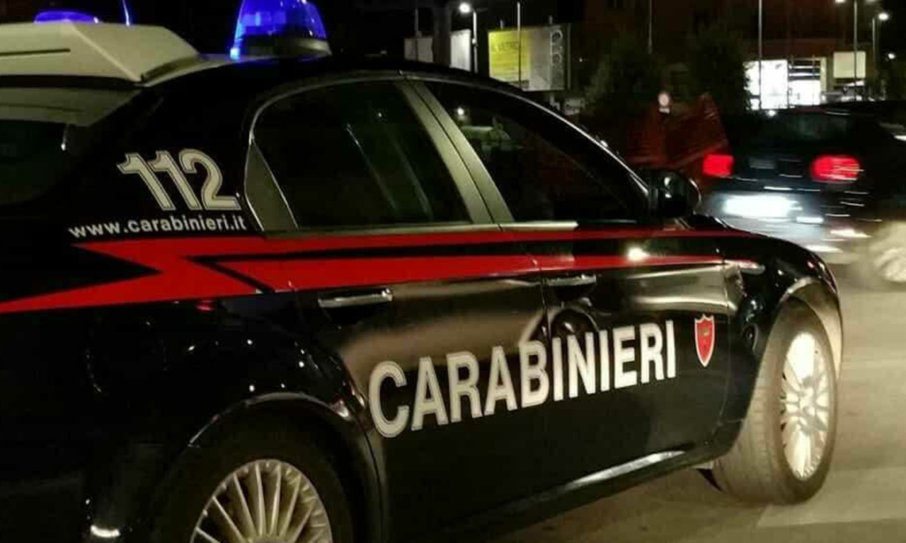 Colpiscono i carabinieri con un piccone durante una fuga e finiscono in comunità, ma scappano anche da lì