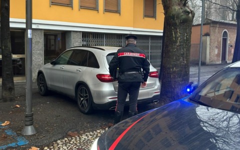 Preso a Voghera il predatore delle auto: responsabile di una serie di colpi su veicoli in sosta