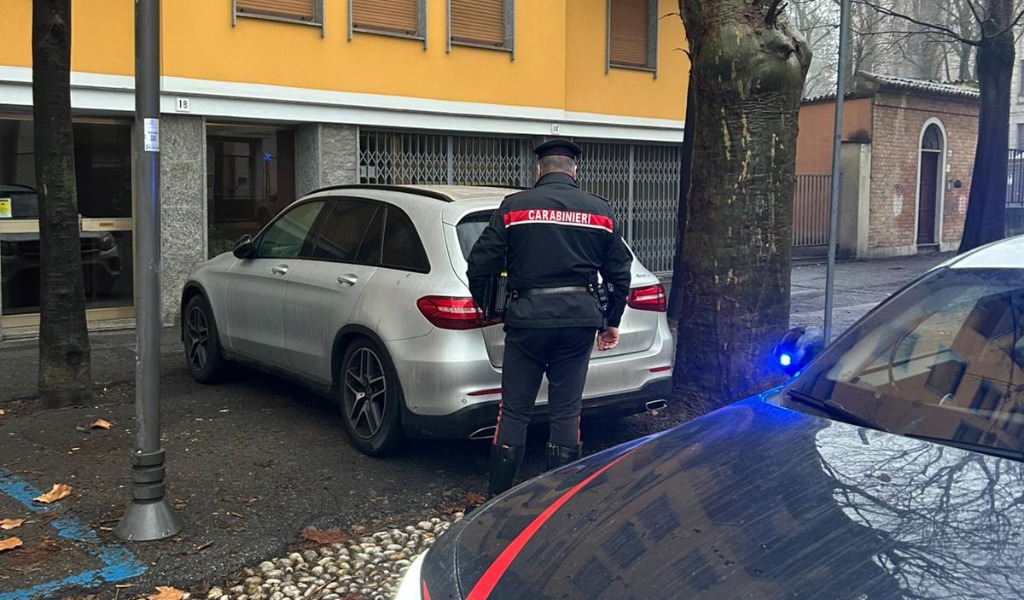 Preso a Voghera il predatore delle auto: responsabile di una serie di colpi su veicoli in sosta