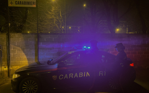 Furiosa lite tra coinquilini finisce con accoltellamento: arrestato un uomo per tentato omicidio