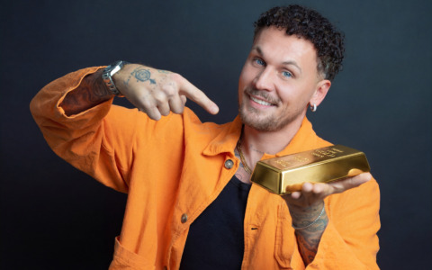 Dalla gavetta alla tv: come Mr. Oro d’Oro è diventato un volto riconoscibile del suo settore