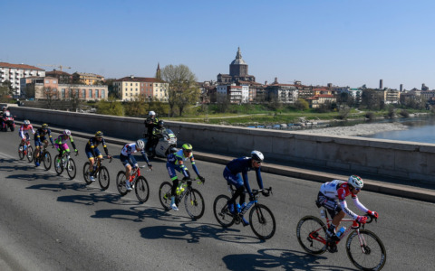 Parte da Pavia la Milano-Sanremo, il sindaco: “Che orgoglio accogliere i corridori più forti del mondo”