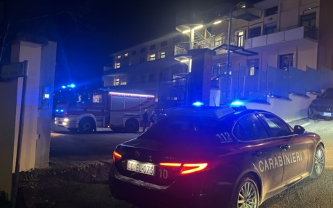 Incendio e violenze in comunità terapeutica: 16enne finisce in carcere