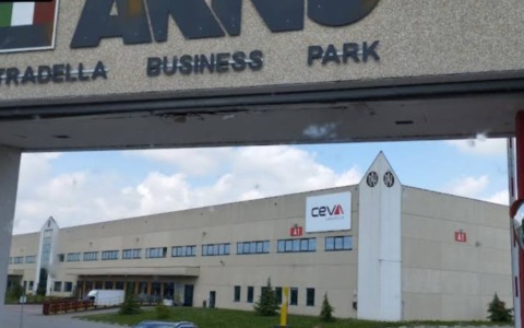 Somministrazione illecita di manodopera: perquisizioni anche a Pavia nell’inchiesta su Ceva Logistics