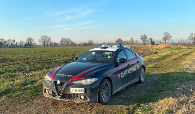 Smantellata la rete dei “pusher tecnologici” nelle campagne pavesi: sequestrati 7 chili di droga