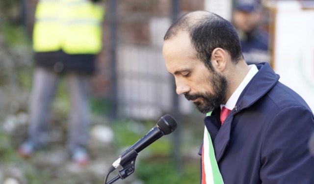 Pavia si ferma nel ricordo del crollo della Torre Civica: 37 anni di memoria e dolore