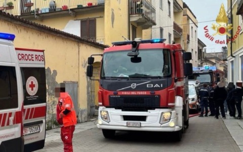 Incendio in appartamento a Mortara, le fiamme causano danni ingenti