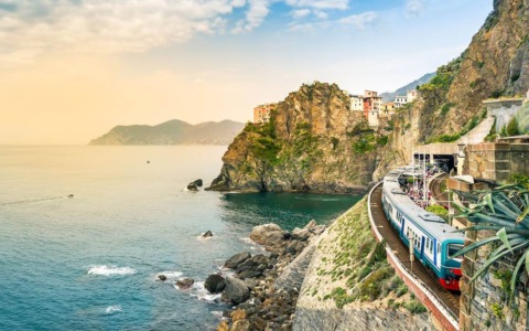 Treni del mare, al via i collegamenti da Pavia e Voghera verso la Liguria