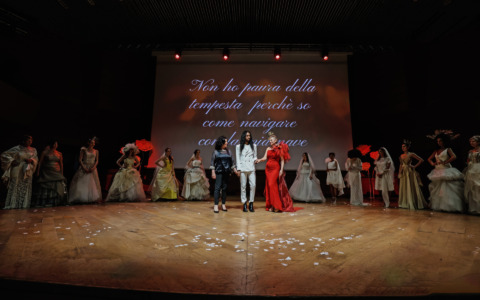 Yvonne Paiano: la stilista di Palestro che veste il coraggio delle donne in lotta contro il cancro