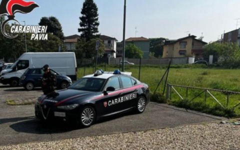 Tragedia sfiorata al supermercato: minaccia di uccidersi tagliandosi la gola con un taglierino