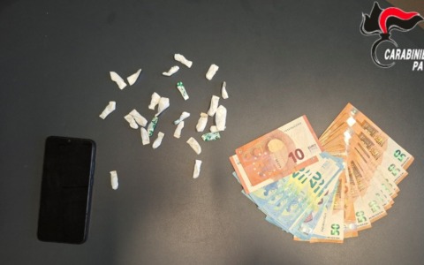 L’auto come base di spaccio: arrestato a Voghera 63enne senza fissa dimora