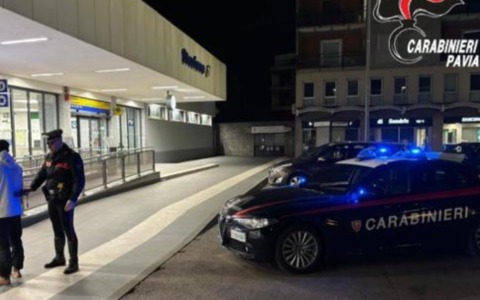 Sicurezza a Vigevano, controlli straordinari dei Carabinieri: minorenne trovato con un coltello