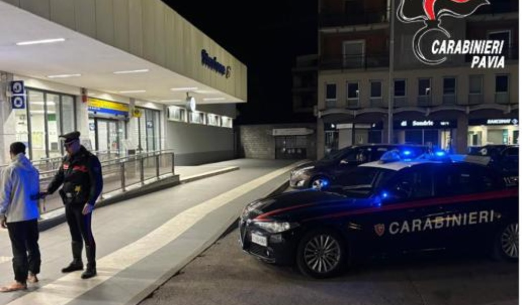 Sicurezza a Vigevano, controlli straordinari dei Carabinieri: minorenne trovato con un coltello