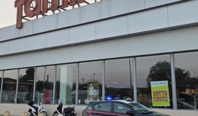 Colpo fallito al Famila di Gambolò: i ladri messi in fuga dalle sirene dei carabinieri