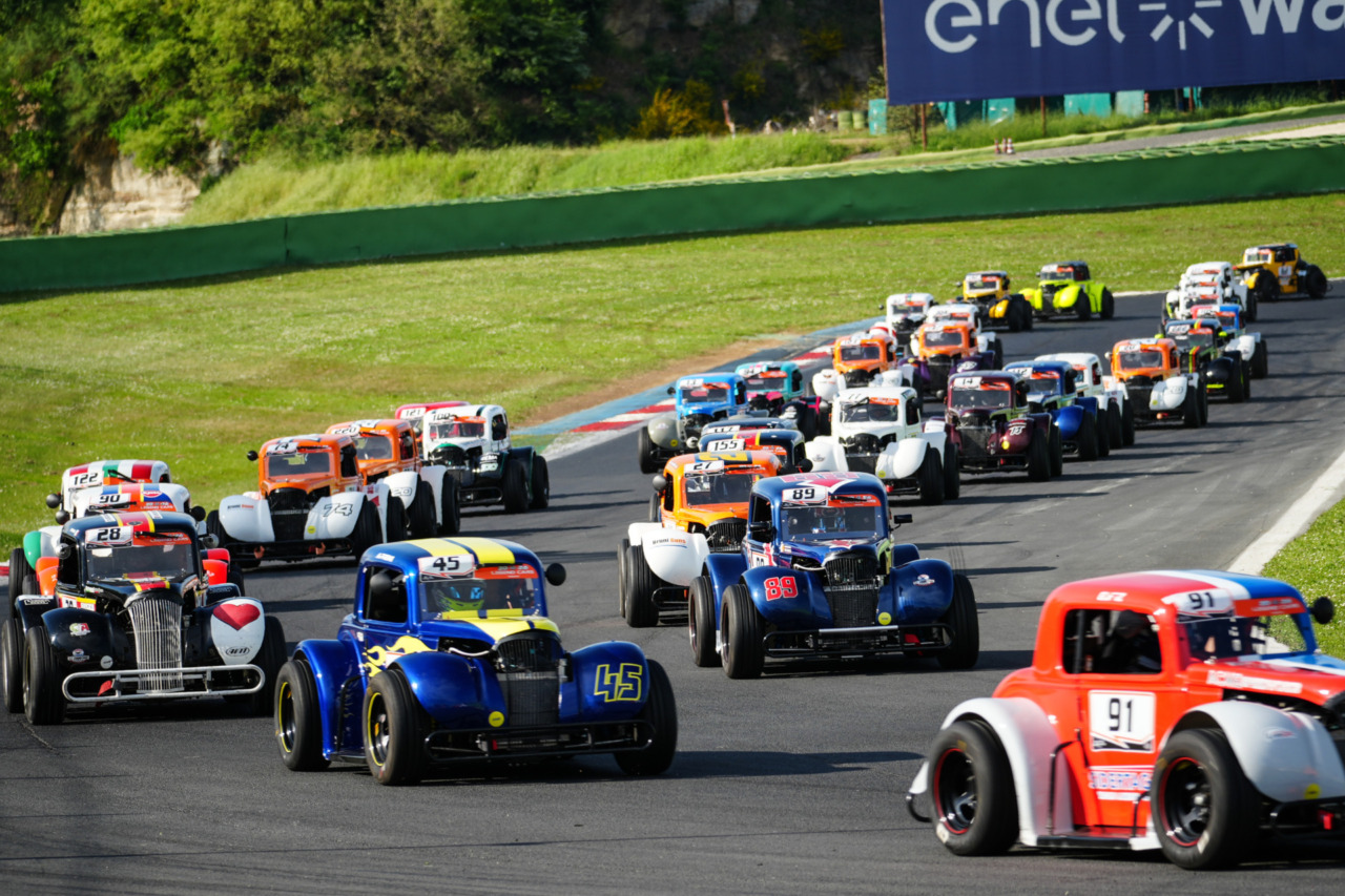 Toscano Racing & SHA Motorsport, debutto stagionale positivo a Vallelunga nel Legend Cars Trophy 2026