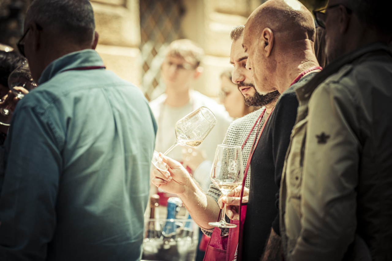 A Casteggio torna il “Sabato del Vignaiolo”: street food e degustazioni in dialogo diretto con i vignaioli