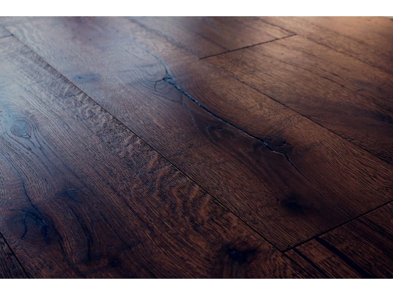 Il fascino del parquet mogano: la scelta ideale per ambienti dal forte carattere