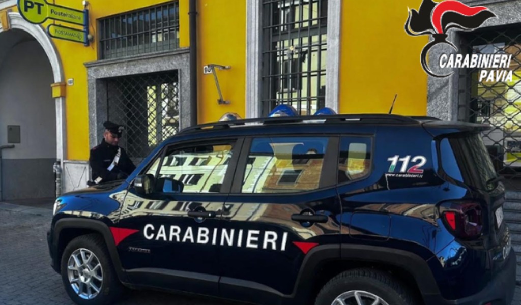 La dipendente delle Poste intuisce il raggiro e salva un 84enne da una truffa