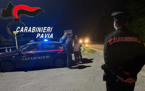 Tradito dal nervosismo al posto di blocco: era senza patente e con la cocaina in auto