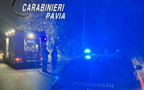 Perde il controllo dell’auto e finisce in un fosso, conducente miracolata