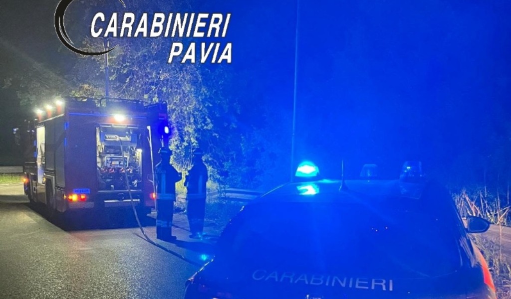 Perde il controllo dell’auto e finisce in un fosso, conducente miracolata