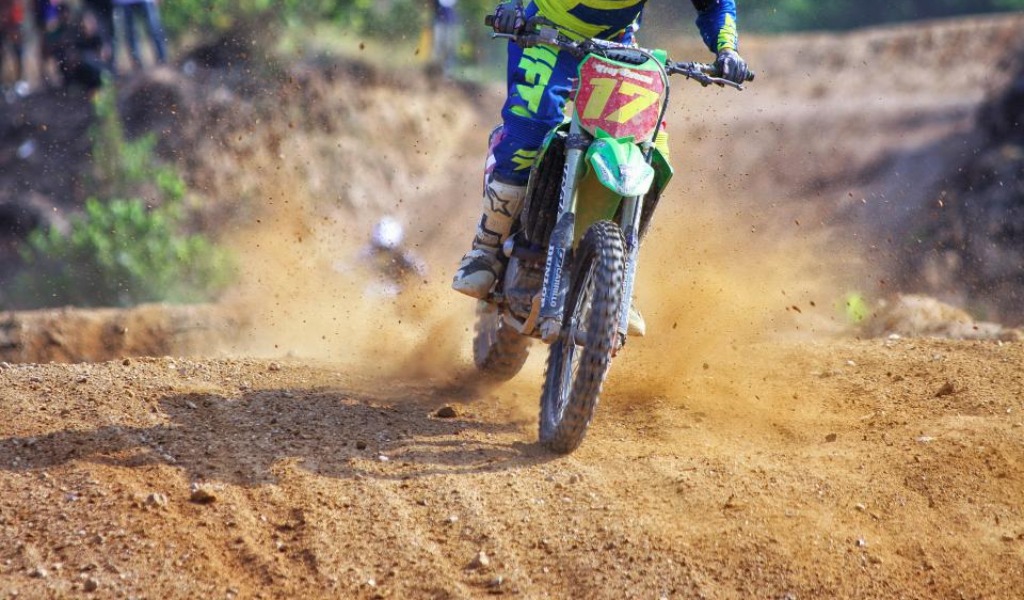 Tragedia sul circuito di motocross: muore motociclista 29enne dopo una caduta