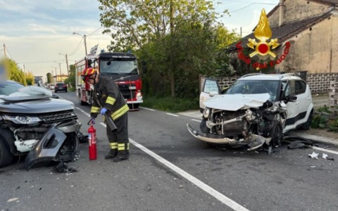Scontro frontale sulla Provinciale 494: due feriti a Valle Lomellina, uno elitrasportato