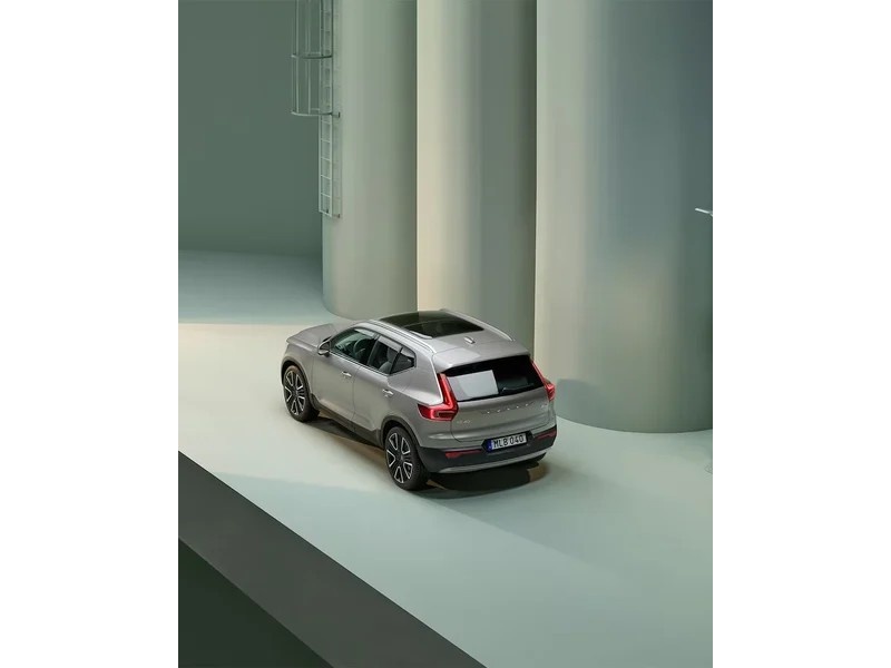 Tecnologia utile e serenità alla guida: le nuove richieste degli automobilisti