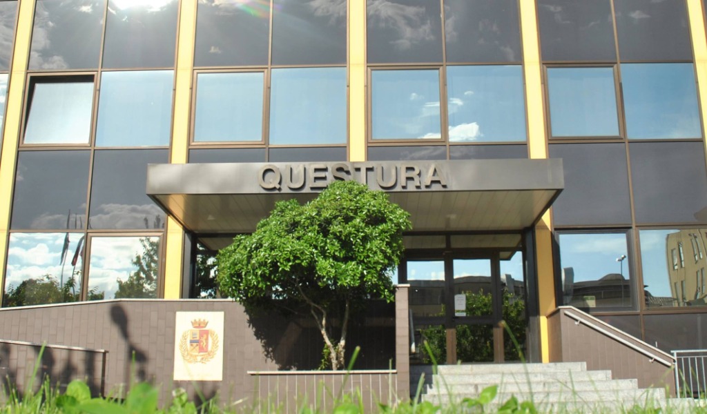 In Questura per un permesso di soggiorno, si scopre che è un pericoloso latitante russo