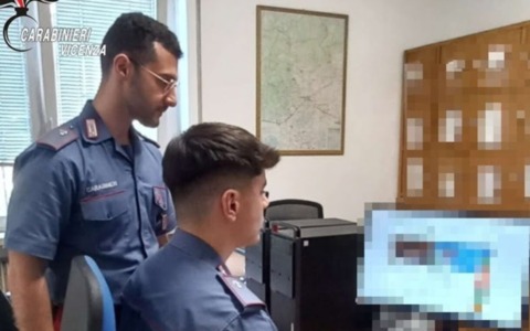 Patenti facili sui social, ma è una truffa: nei guai una 53enne della provincia di Pavia