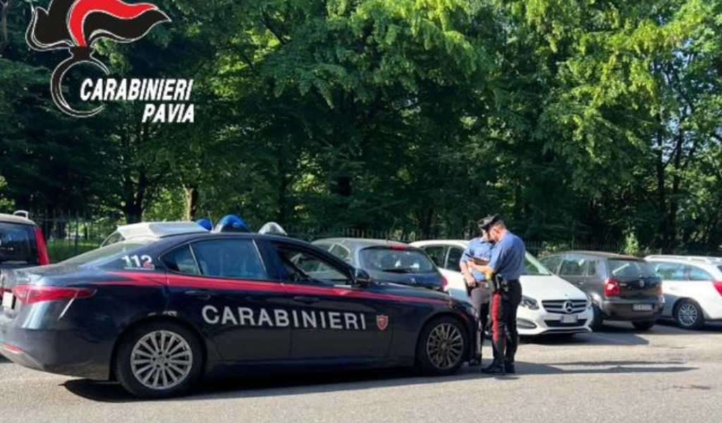 Follia a Vigevano: 20enne accoltellato alle spalle dopo una rissa nei pressi di Parco Parri