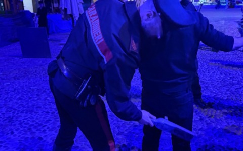 Controlli rafforzati nel centro storico di Pavia: quattro giovani segnalati per droga