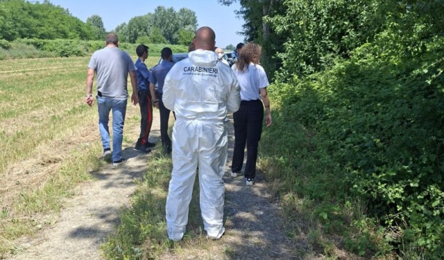 Sacco sospetto nelle campagne di Casei Gerola: si pensa a un omicidio, ma all’interno c’è un cane